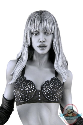 NECA: Sin City: Nancy (Black & White) | Project Mayhem