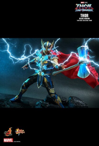 Hot Toys: MMS656 Thor: Love & Thunder: Thor 1/6 Scale Collectible Figure (Deluxe Version) - Image 10