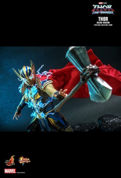 Hot Toys: MMS656 Thor: Love & Thunder: Thor 1/6 Scale Collectible Figure (Deluxe Version) - Image 13