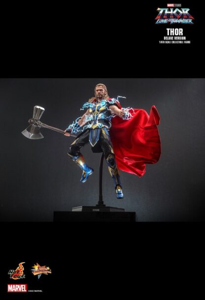 Hot Toys: MMS656 Thor: Love & Thunder: Thor 1/6 Scale Collectible Figure (Deluxe Version) - Image 18