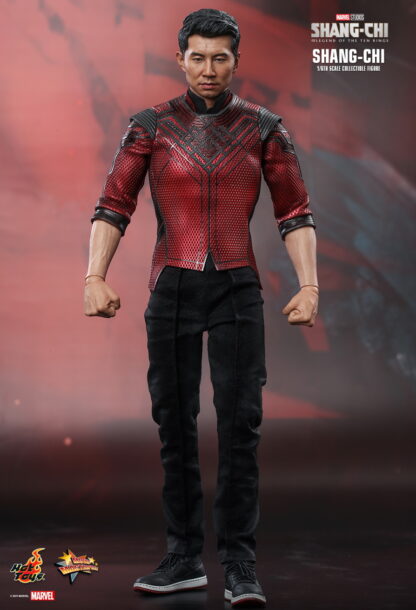 Hot Toys: MMS614 Shang-Chi and the Legend of the Ten Rings Shang-Chi 1/6th Scale Collectible Figure - Image 2