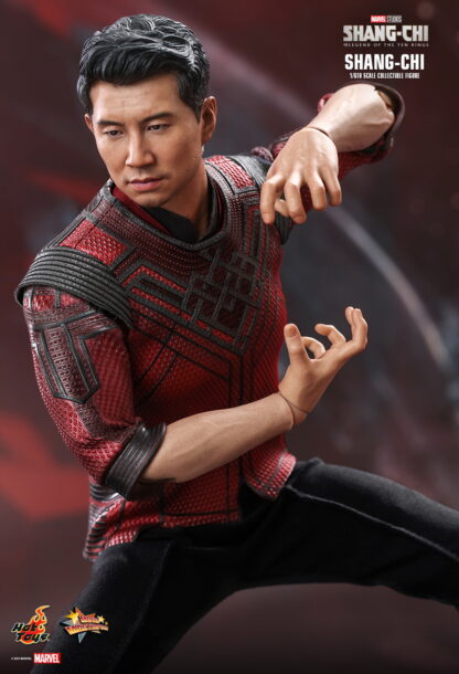 Hot Toys: MMS614 Shang-Chi and the Legend of the Ten Rings Shang-Chi 1/6th Scale Collectible Figure - Image 7