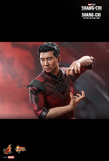 Hot Toys: MMS614 Shang-Chi and the Legend of the Ten Rings Shang-Chi 1/6th Scale Collectible Figure - Image 11