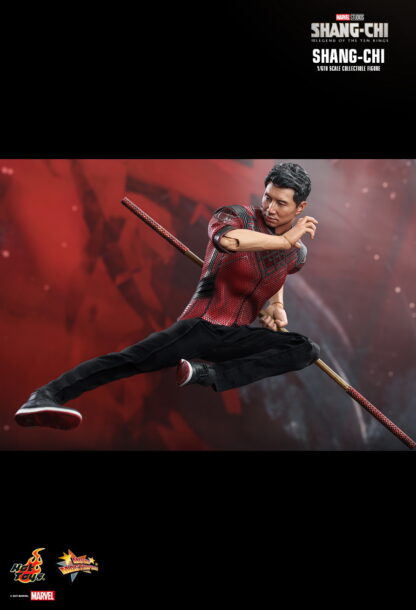 Hot Toys: MMS614 Shang-Chi and the Legend of the Ten Rings Shang-Chi 1/6th Scale Collectible Figure - Image 13