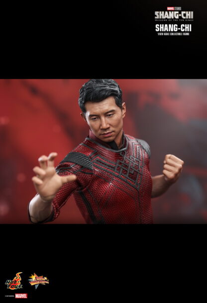 Hot Toys: MMS614 Shang-Chi and the Legend of the Ten Rings Shang-Chi 1/6th Scale Collectible Figure - Image 14