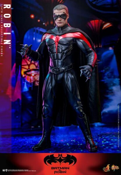 Hot Toys: MMS787 Batman & Robin: Robin 1/6th scale Collectible Figure - Image 2