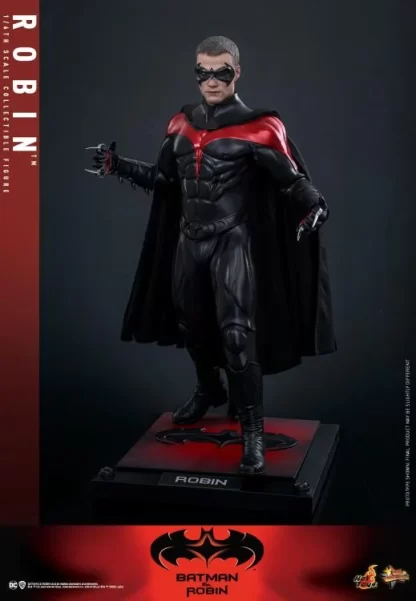 Hot Toys: MMS787 Batman & Robin: Robin 1/6th scale Collectible Figure - Image 5