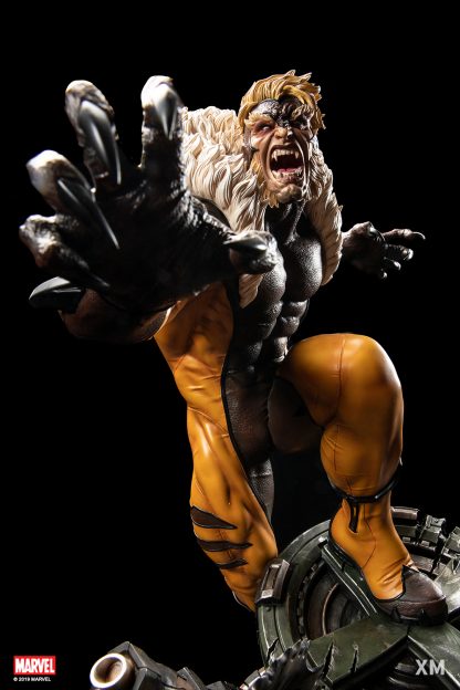 Sabretooth 1/4 Scale Premium Collectible Statue - Image 3