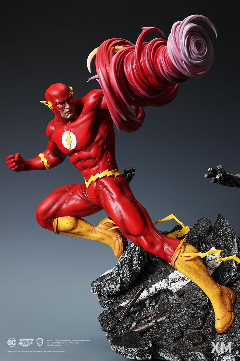 ［ダイアモンドセレクト］DC The Flash Gallery フィギュア Amazon.com: Diamond Select Toys DC Gallery: The Flash PVC Figure