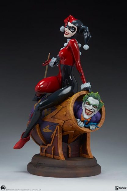 Sideshow Collectibles: DC Comics: Harley Quinn & The Joker Diorama Statue - Image 13