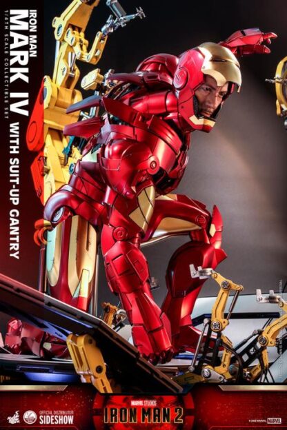 Hot Toys: QS021 Iron Man 2: Iron Man Mark IV Collectible Figure & 1/4th Scale Suit-Up Gantry Set - Image 16