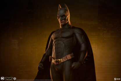 Sideshow Collectibles: Batman Begins: Batman Premium Format Statue - Image 11