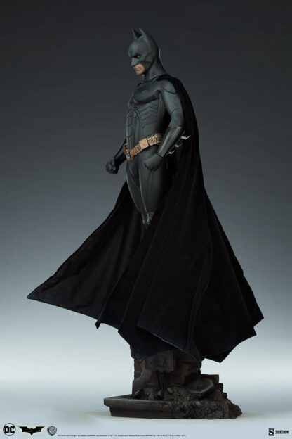 Sideshow Collectibles: Batman Begins: Batman Premium Format Statue - Image 13