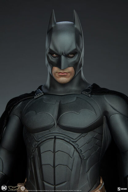 Sideshow Collectibles: Batman Begins: Batman Premium Format Statue - Image 9