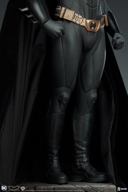 Sideshow Collectibles: Batman Begins: Batman Premium Format Statue - Image 17