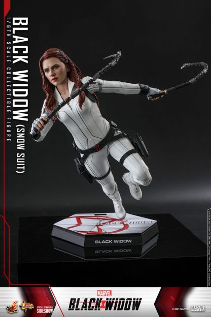 Hot Toys: MMS601 Black Widow 1/6th Scale Collectible Figure (Snow Suit Version) - Image 10