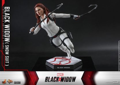 Hot Toys: MMS601 Black Widow 1/6th Scale Collectible Figure (Snow Suit Version) - Image 14