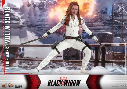 Hot Toys: MMS601 Black Widow 1/6th Scale Collectible Figure (Snow Suit Version) - Image 18