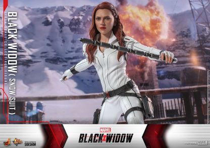 Hot Toys: MMS601 Black Widow 1/6th Scale Collectible Figure (Snow Suit Version) - Image 17