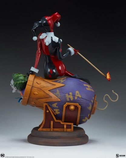 Sideshow Collectibles: DC Comics: Harley Quinn & The Joker Diorama Statue - Image 17