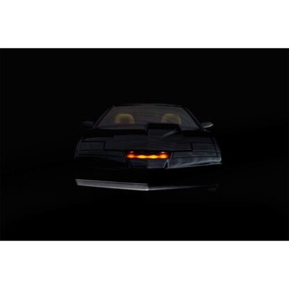 Knight Rider: K.A.R.R. Hollywood Rides: 1982 Pontiac Trans-Am with Light Up Feature 1:24 Scale - Image 7