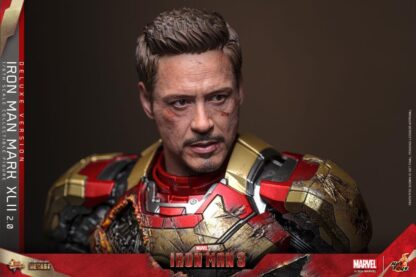 Hot Toys: MMS759D66 Iron Man III Iron Man Mark XLII (2.0) 1/6th Scale Collectible Figure (Deluxe Version) - Image 30