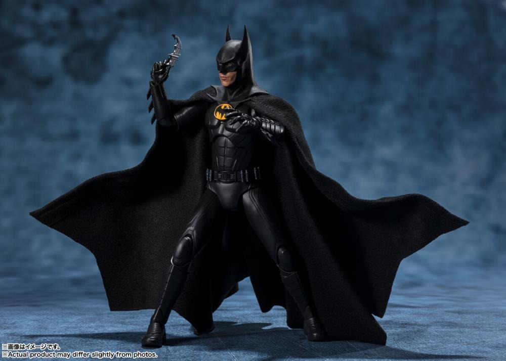 S.H.Figuarts: The Flash (2023): Batman Action Figure - Image 9