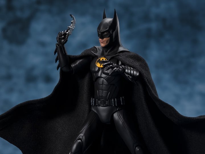 S.H.Figuarts: The Flash (2023): Batman Action Figure - Image 10