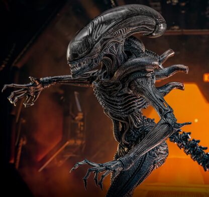 Hot Toys: MMS784 Alien: Romulus Scorched Xenomorph 1/6th Scale Collectible Figure - Image 19