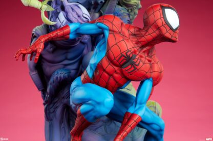 Sideshow Collectibles: Spider-Man Premium Format Statue - Image 7