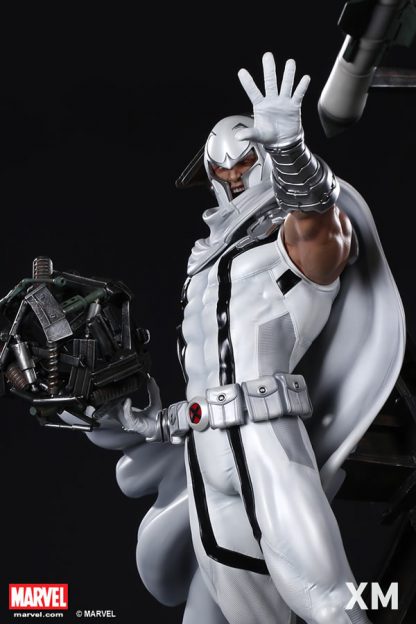 XM Studios: Magneto (Marvel NOW!) White Suit Version Premium Collectibles Series Statue - Image 11